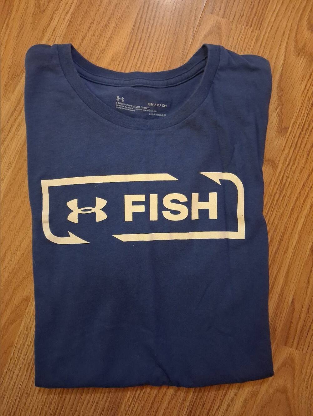 UNDER ARMOUR HEAT GEAR Tee. Mens. Size Small. Blue & White.